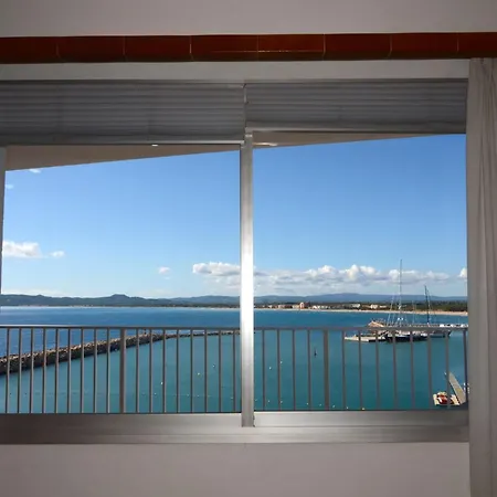 Estartit Flat Near The Shoreline * L'Estartit