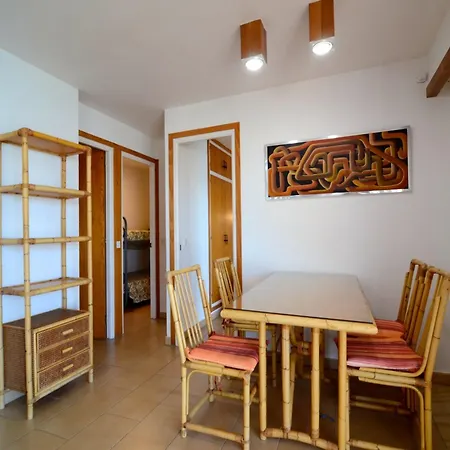 Apartment Estartit Flat Near The Shoreline